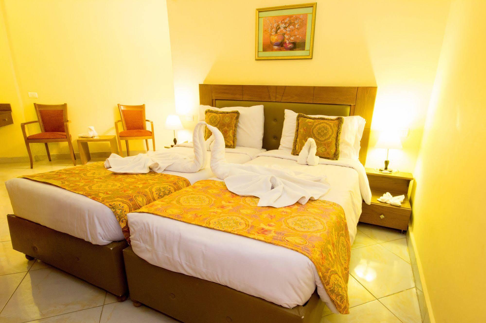 Kafret el-Gabal Cataract Pyramids Resort מראה חיצוני תמונה
